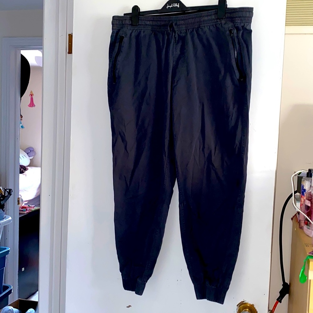 Mens fitted pants size 2xl Under Armour